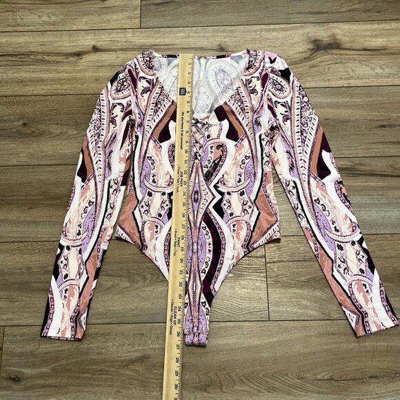 Women's Free People Pick A Place Bodysuit SZ Medium Purple Multi Print Lace Up - Picture 5 of 12